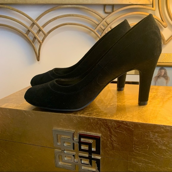XAppeal Black Velvet Pumps 7.5 - Picture 3 of 13